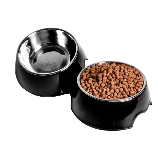 Premium mat- och vattenskål i svart melamin med rostfri innerskål och halkskydd för hundar och katter.