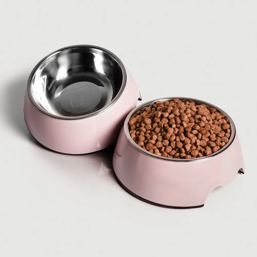 Premium mat- och vattenskål i rosa melamin med löstagbar rostfri innerskål och stabil halksäker design.